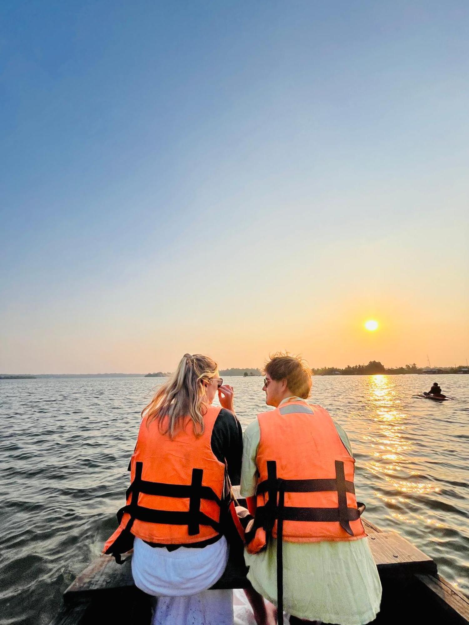 Riverrootsstays Mundrothuruth Екстериор снимка